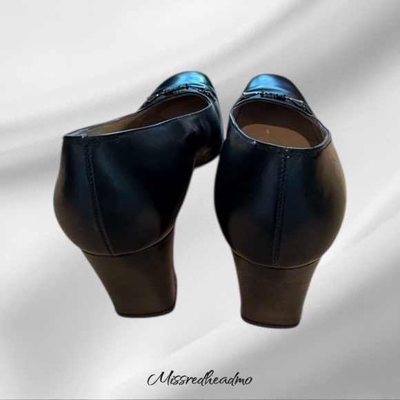 Salvatore Ferragamo Black Heels Timeless Design - Picture 5 of 7